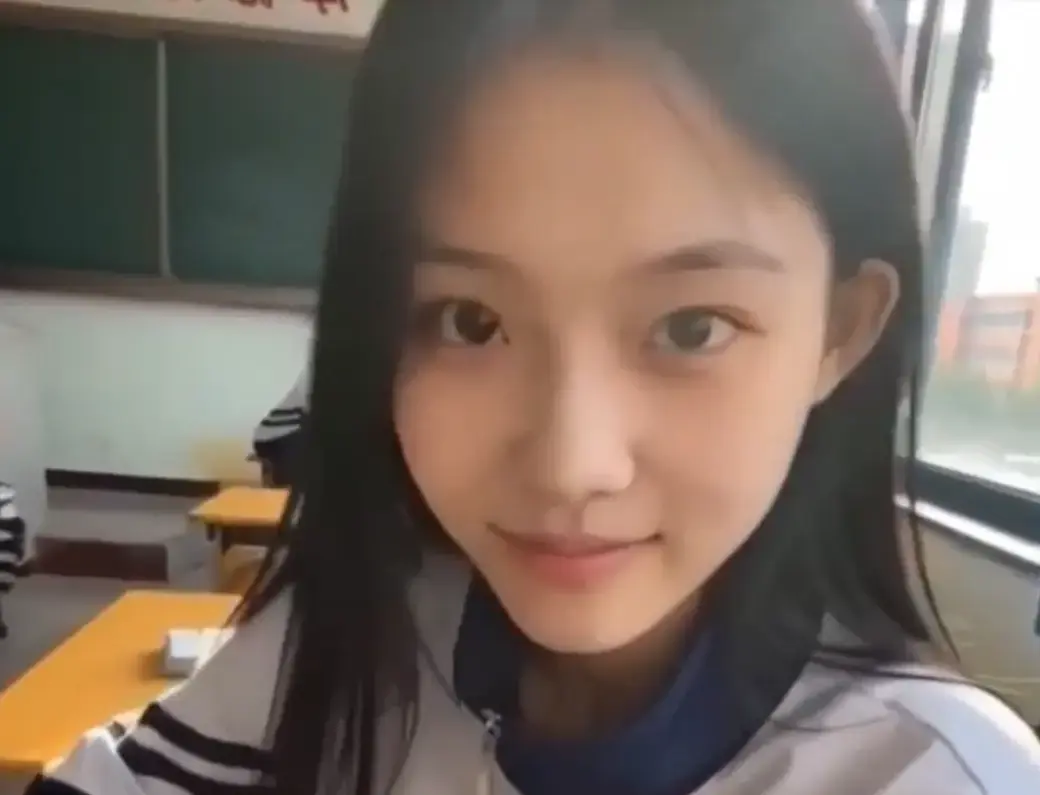 我的十八岁女友无删减版在线观看 - 高甜治愈结局 - 4K蓝光画质 - 免费追全集